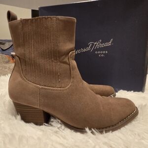 Universal Thread Tan Ankle Boots